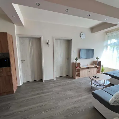 Rozsa-park Appartement *