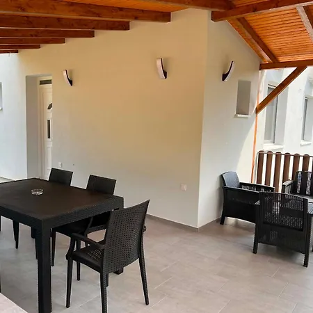 Rozsa-park Appartement Zalakaros